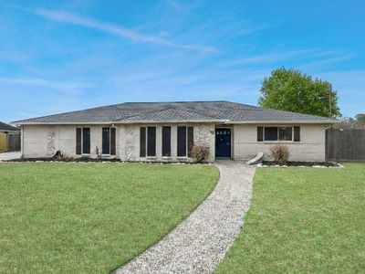 15 Haverford Ln