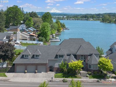 4070 NE Fairview Lake Way