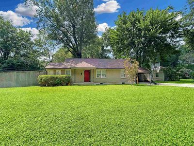813 Moss Rd