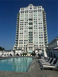 1 Tower Dr APT 704