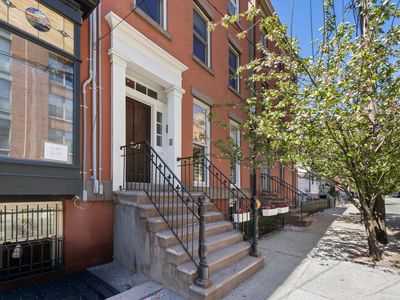 227 Montgomery St APT 1