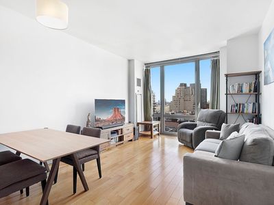 310 W 52nd St APT 11D