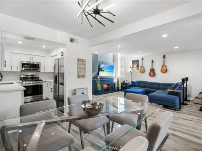 4425 Whitsett Ave UNIT 212