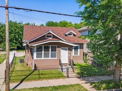 631 Western Ave N