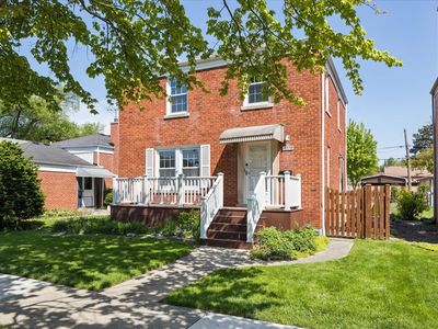 Property at 9328 Jefferson Ave, Brookfield, IL