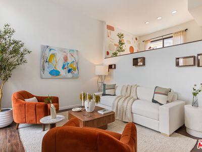 9131 Burnet Ave Unit 5