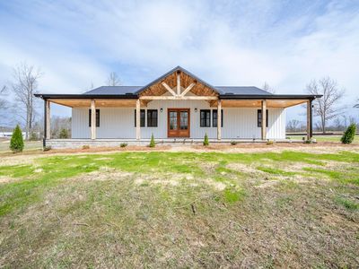 1030 Robbins Rd