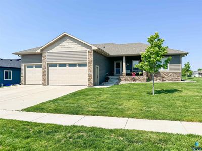 2601 E Sunburst Dr