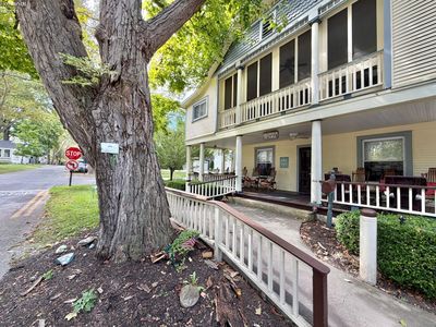 350 Walnut Ave