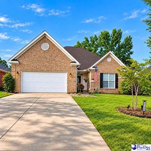 2132 Sumac Dr