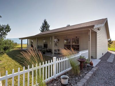 6895 Deschamps Ln