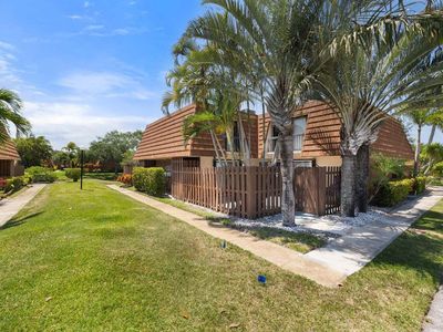 825 Center Street #8c