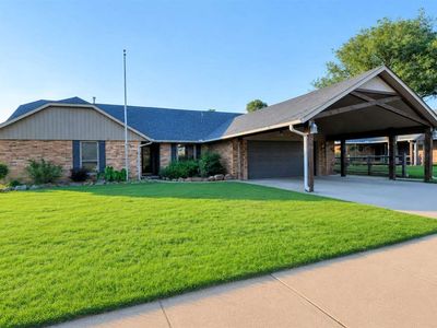 717 Brentwood Dr