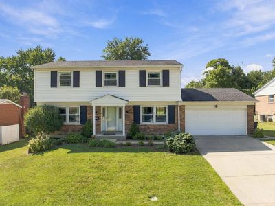 979 Hilliard Dr