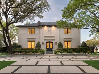4400 Beverly Dr