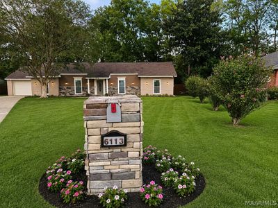6113 Helga Pl