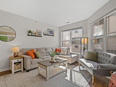 1619 North Farwell AVENUE UNIT 101