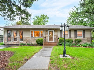 327 W Poplar St