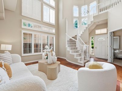 2180 Vizcaya Cir
