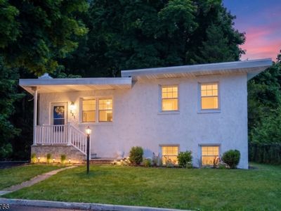 Property at 221 Lakeview Dr, Ridgewood, NJ