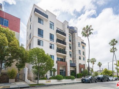 118 S Kenwood St #105