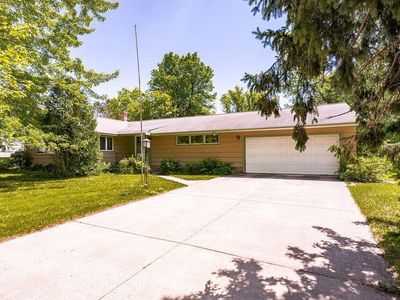 1100 Prospect Ave W