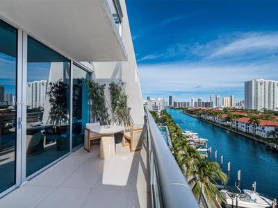 2950 NE 188th St APT 524