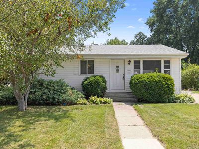 2221 Evans Ave