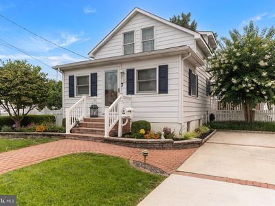 56 Lakeview Ave