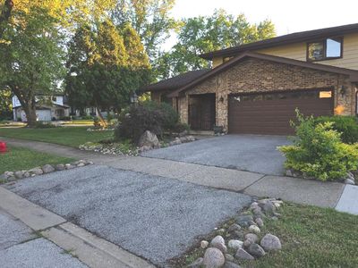 1018 E 193rd Pl