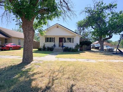 802 Denver Ave