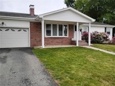 14 Elmhurst Dr