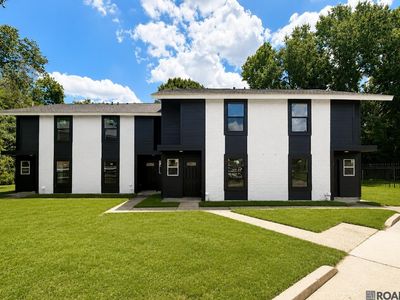 Property at 2015 Sherwood Meadow Dr, Baton Rouge, LA
