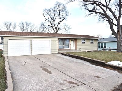 Property at 910 N Huron Ave, Pierre, SD