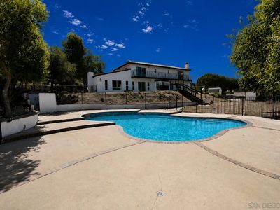 614 Sneath Way