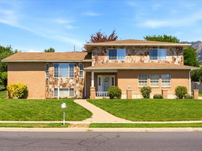 1388 N Hillsboro Dr