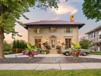 3432 North Shepard AVENUE