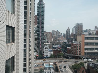 303 E 57th St APT 15K