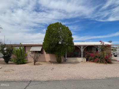 106 E LYNN Way