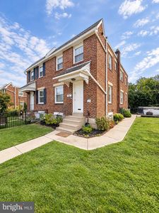 609 Acorn St