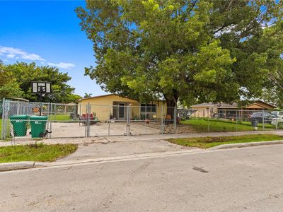 Property at 736 NW 8th Ave, Florida City, FL