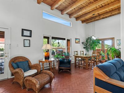 2220 Paseo De Los Chamisos