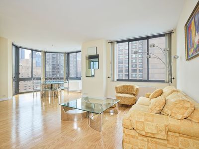 200 E 65th St APT 17A