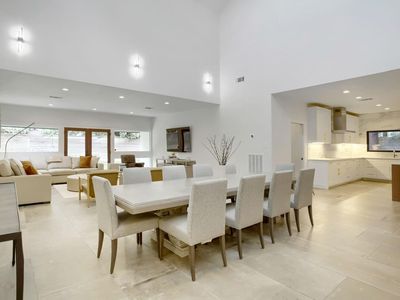 14107 Carolcrest Cir