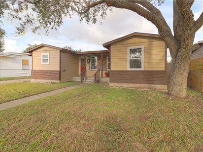 4310 Mistletoe Dr