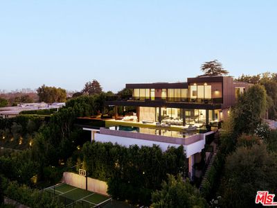 1140 Summit Dr