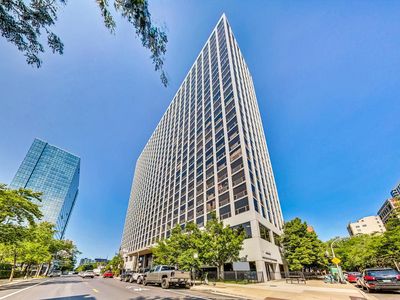 4343 N Clarendon Ave APT 2717