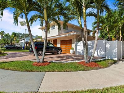 2801 N 38th Ave