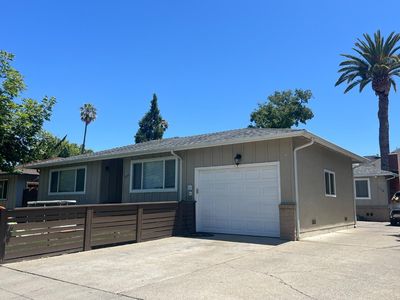 1036 Dodge Dr