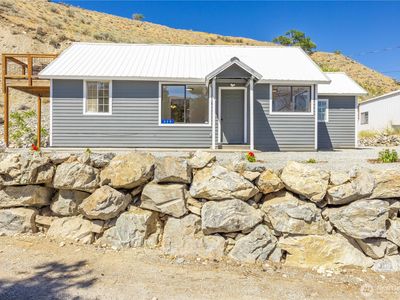 325 E Highland Avenue